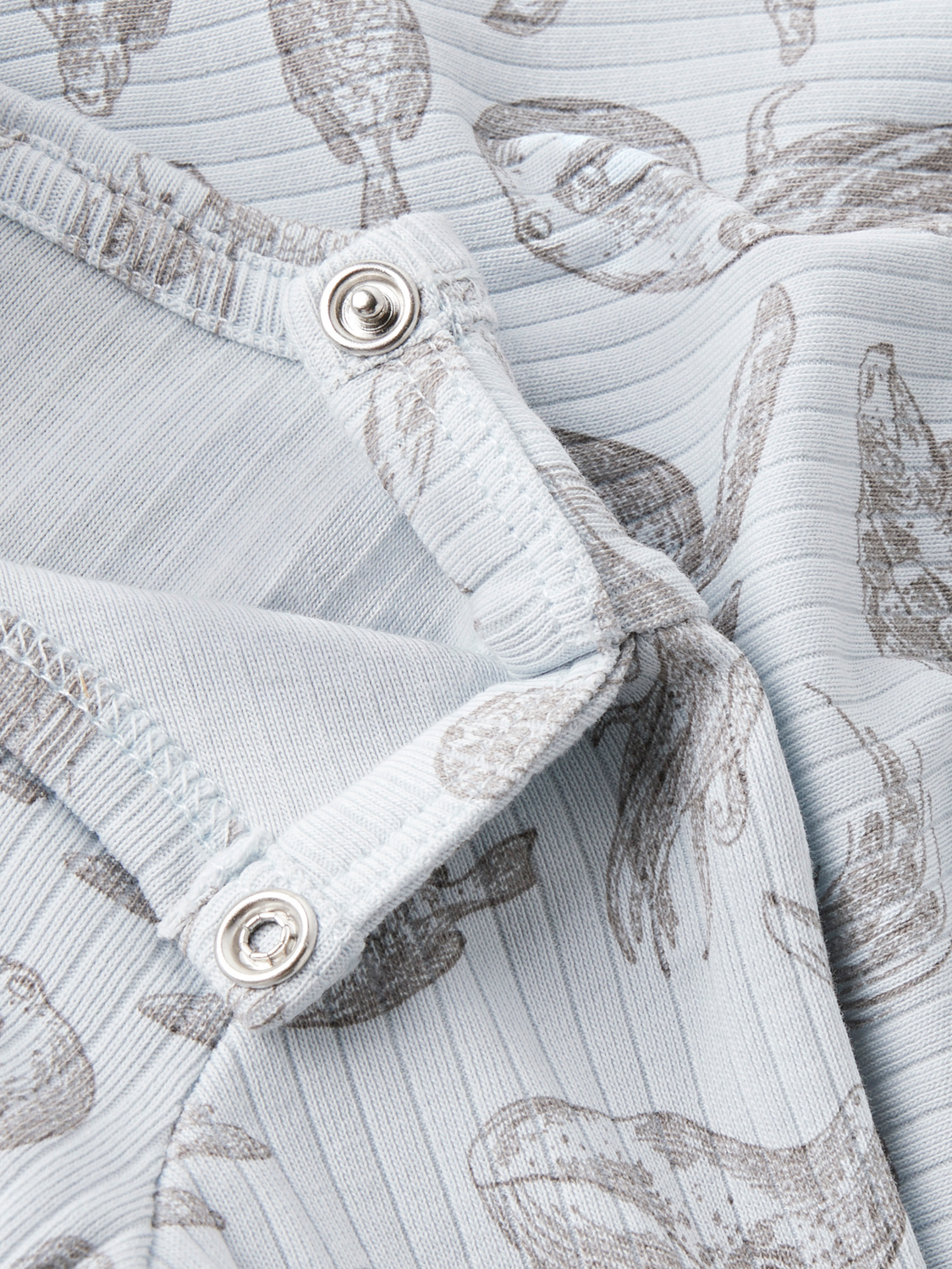 model_shot-front_full